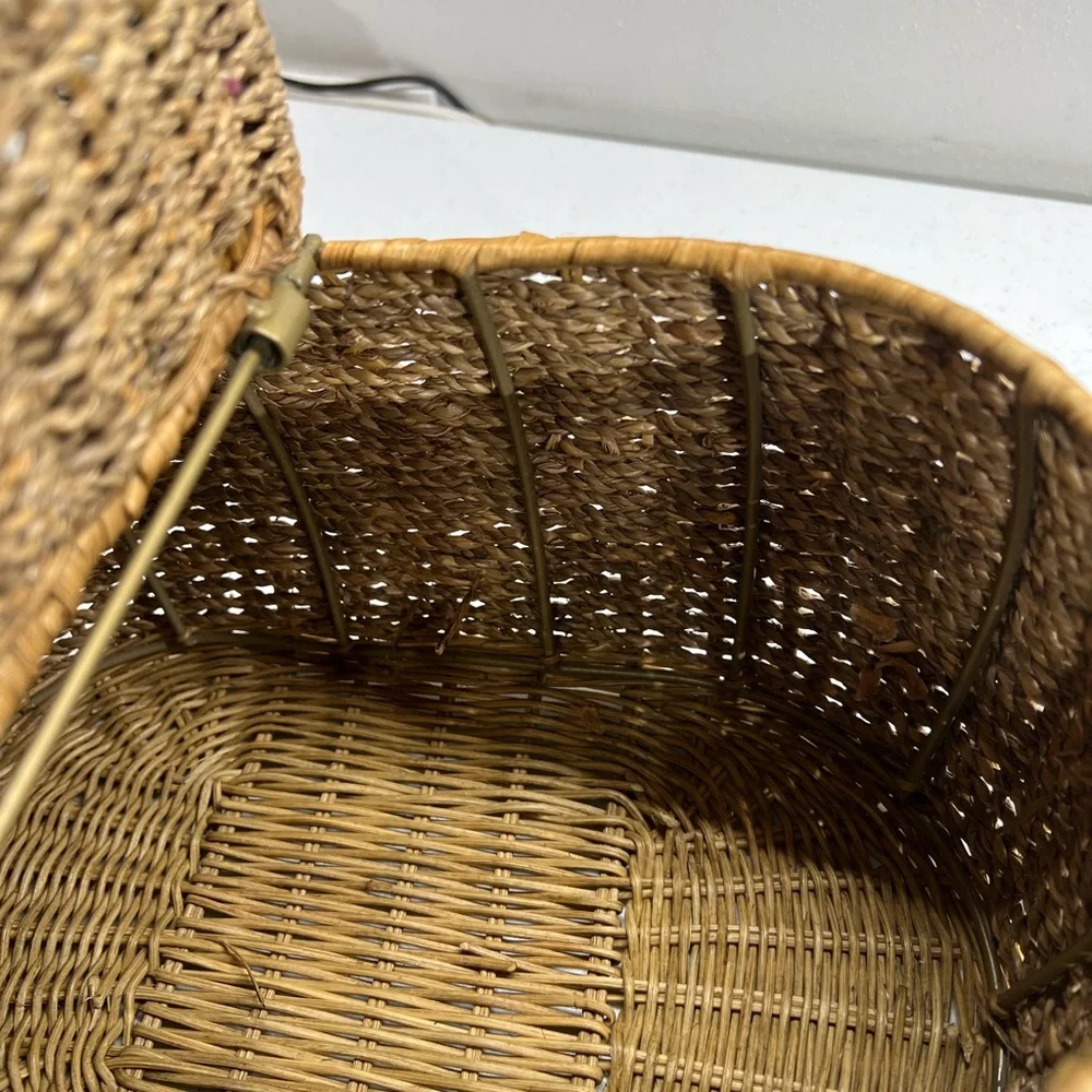 Vintage Double Lid Sewing Basket Woven Wicker Beautiful Condition - Picture 7 of 16